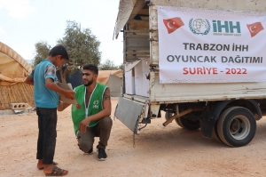 Suriye Oyuncak Dağıtımı