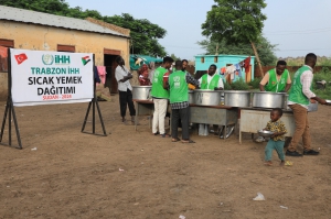 Sudan Sıcak Yemek Dağıtımı